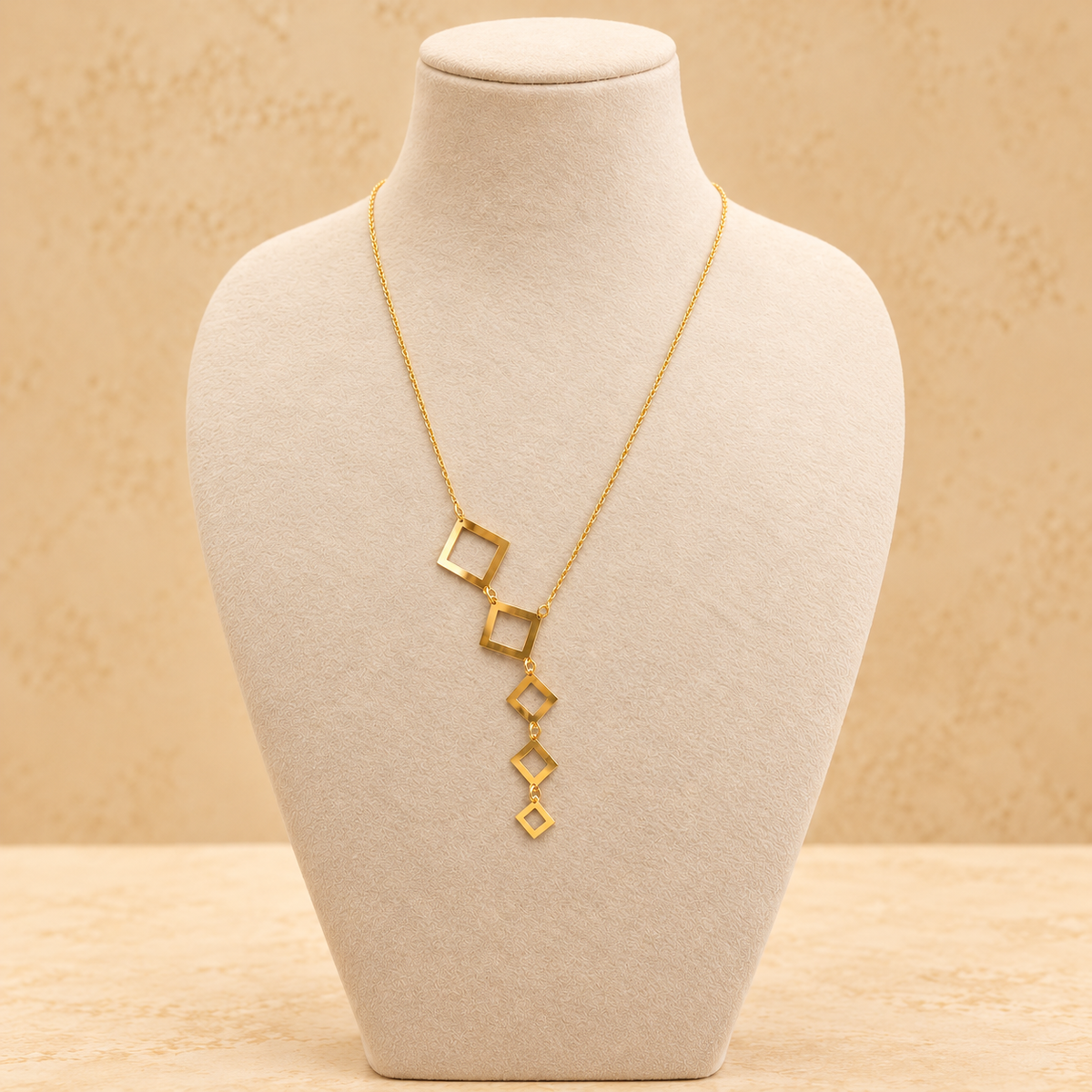 Collier en Y en Or à losanges ajourés