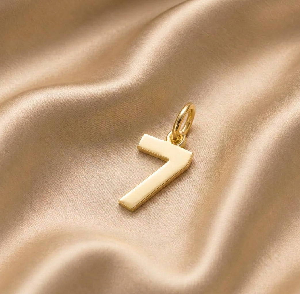 Pendentifs chiffres personnalisables en or - Or massif 18 carats - Or jaune - présenté dans un écrin cadeau de luxe