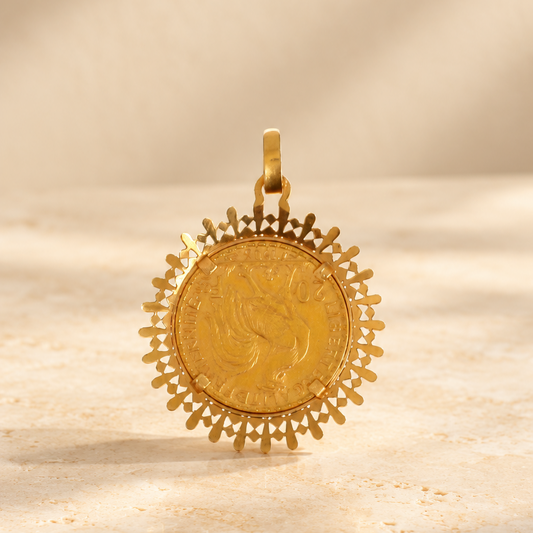 Pendentif rond à Pièce 10 Francs ou 20 Francs en Or avec entourage ouvragé