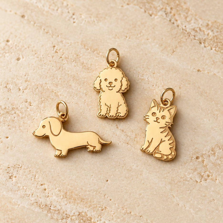 Pendentifs dorés à motifs animaux