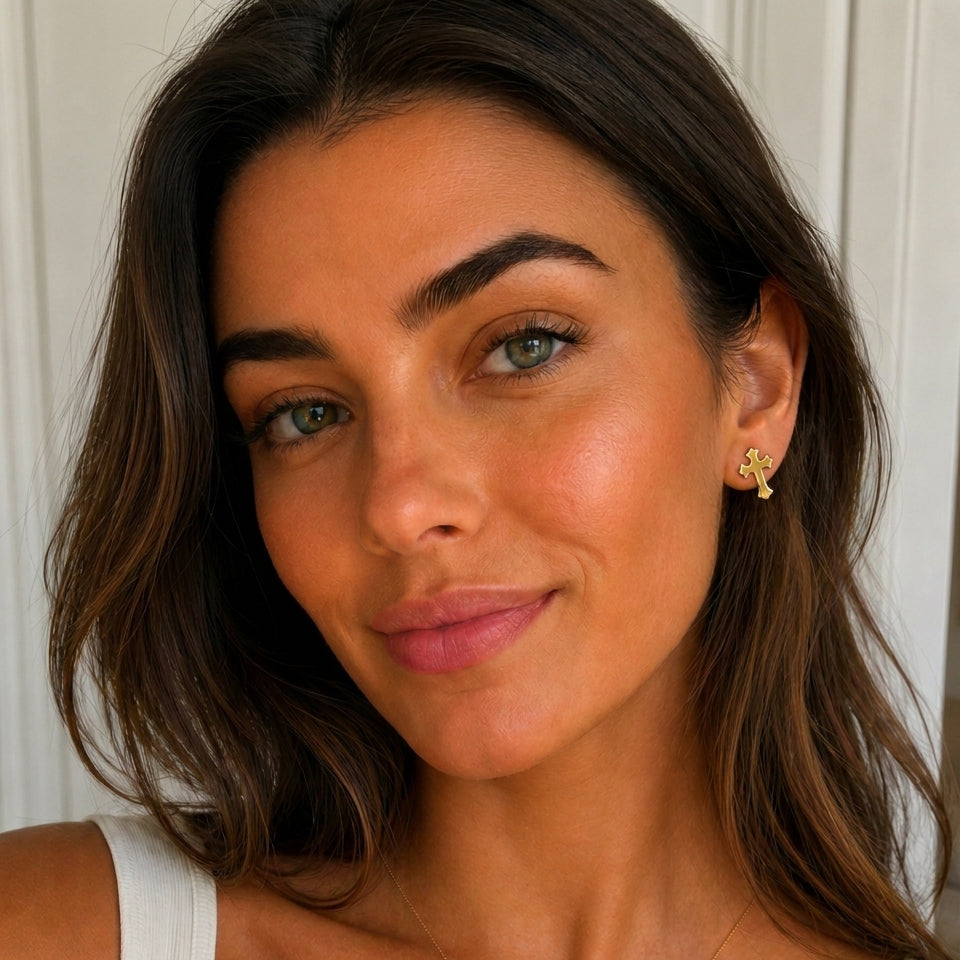 Alya – Boucles d'oreilles croix pendantes en Or