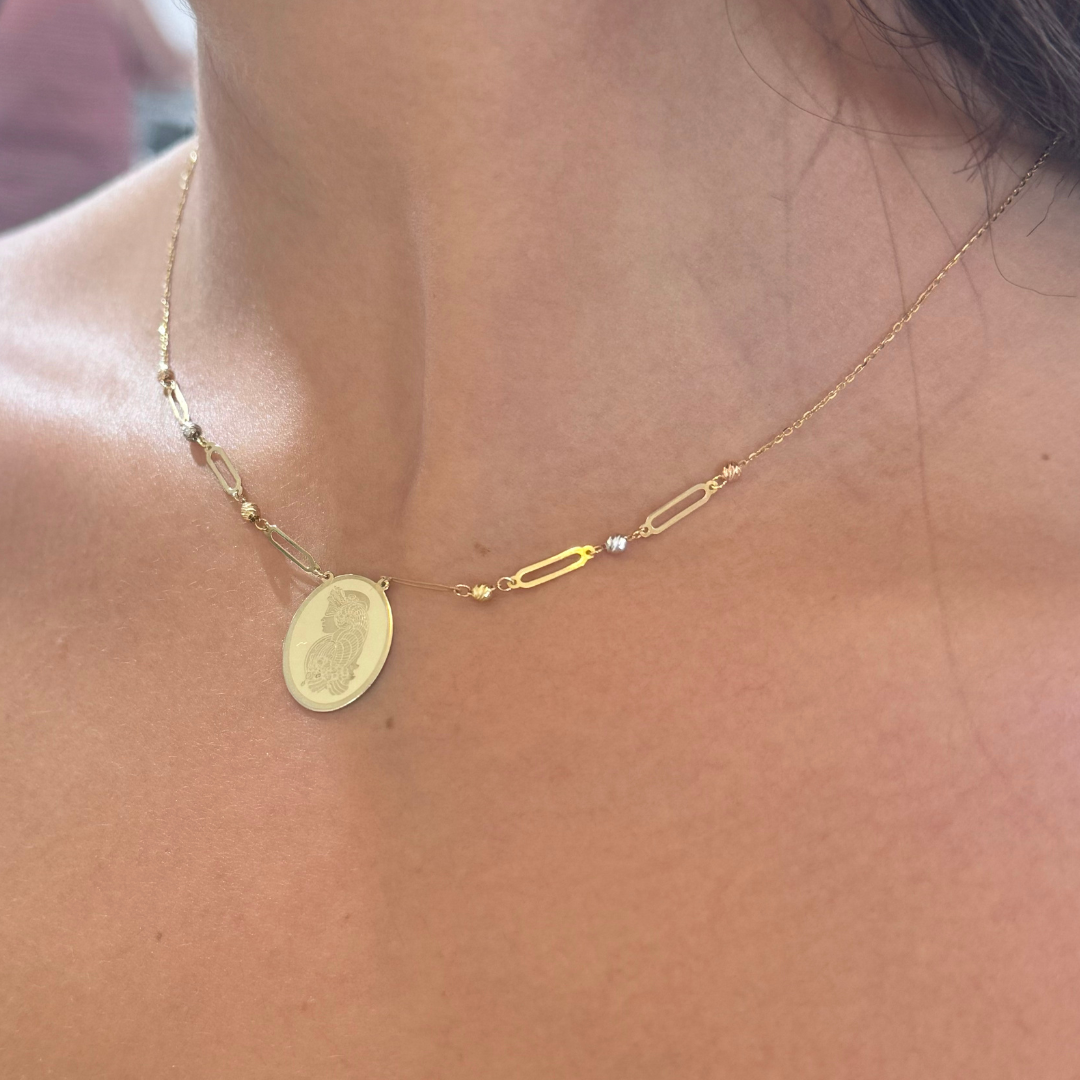 Collier avec pendentif gravé personnalisé en Or 18K