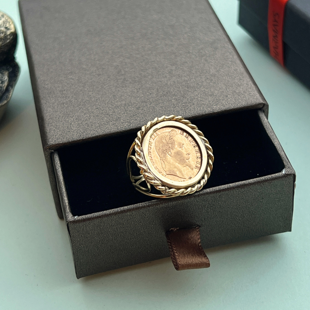 Bague avec Louis d'Or anneaux ciselé 18k/22K