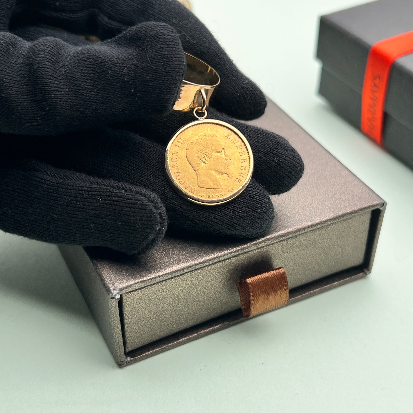 Bague Breloque avec une Louis d'Or anneau plein 18k/22K