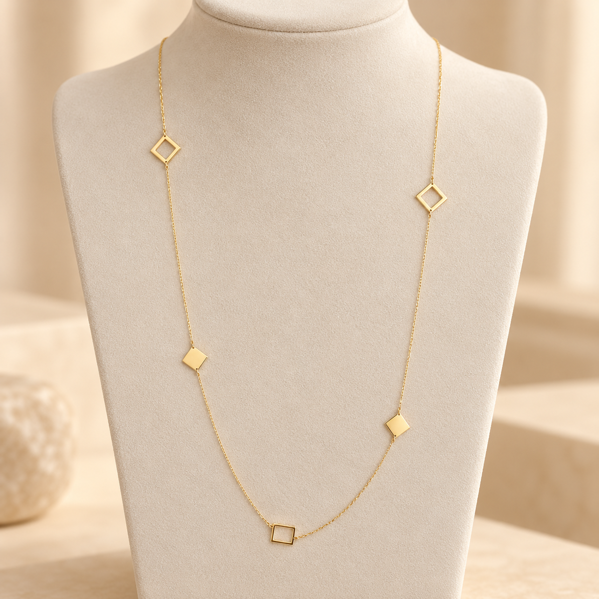 Collier sautoir géométrique en Or
