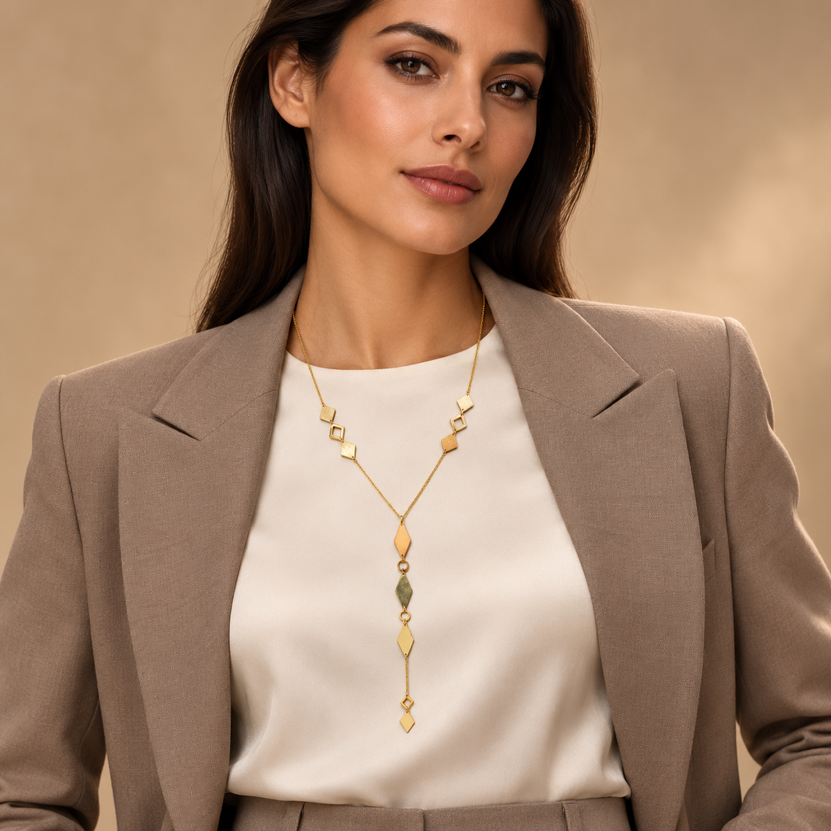 Collier en Y en Or à losanges pleins et ajourés