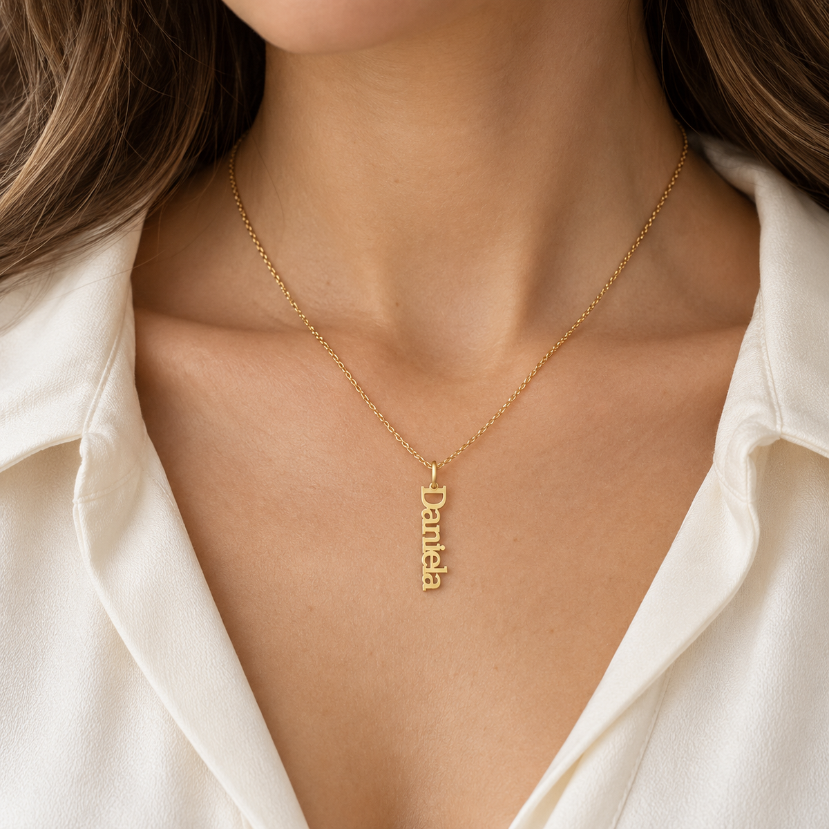 Pendentif vertical alphabet en Or Inscription disposée à la verticale