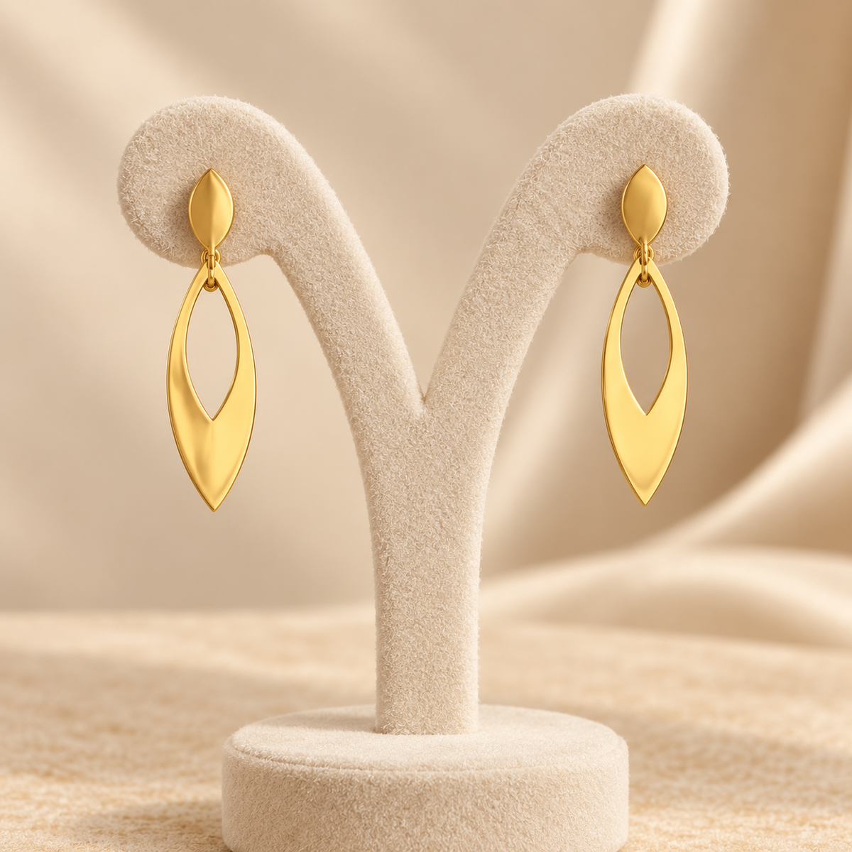 Boucles d’oreilles en Or pendantes à navettes ajourées