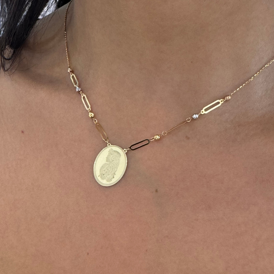 Collier avec pendentif gravé personnalisé en Or 18K