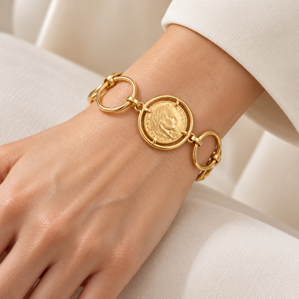 Bracelet à maillons anneaux et médaille façon pièce