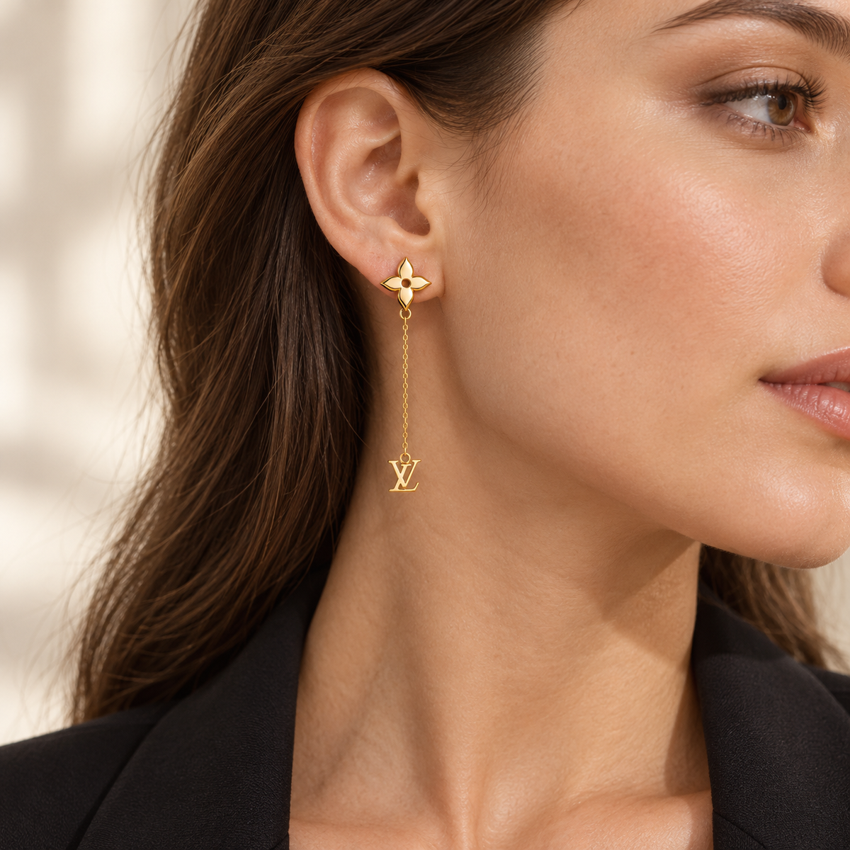 Boucles d’oreilles pendantes en Or 18 carats à monogrammes