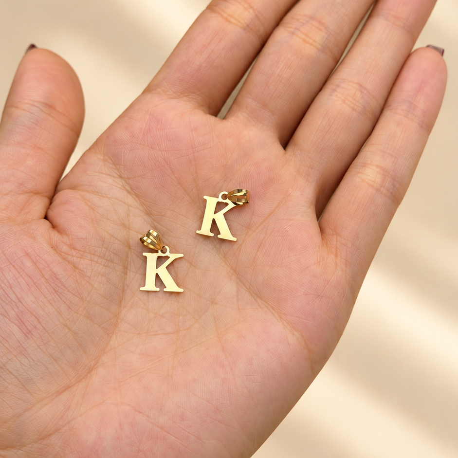 Pendentifs initiale K en finition dorée