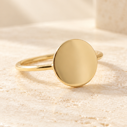 Bague avec disque ovale en or jaune