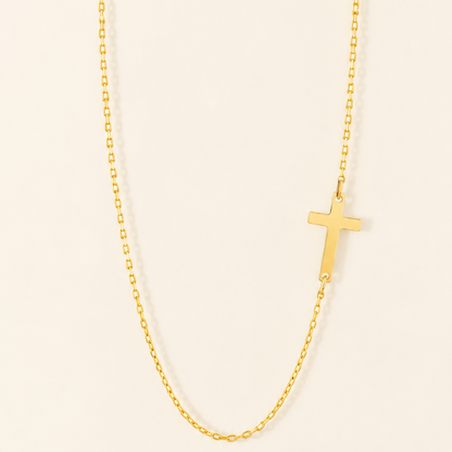 Collier à petit croix latérale Or 18K - Chaîne fine avec motif discret sur le côté.