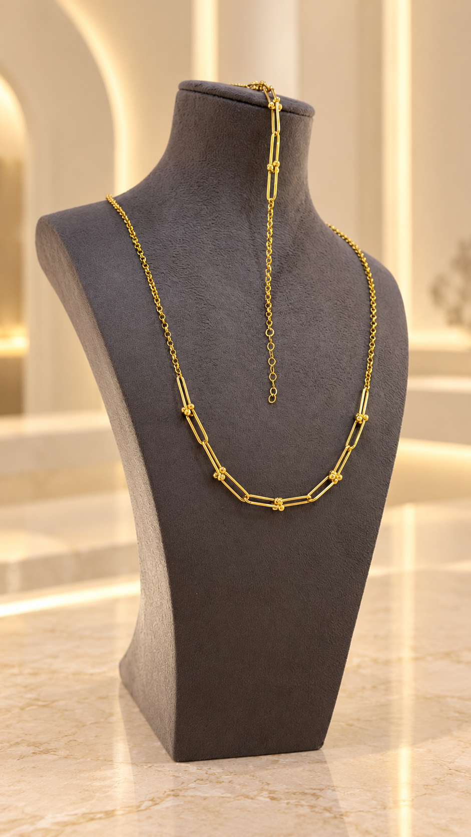 Collier doré long à maillons allongés