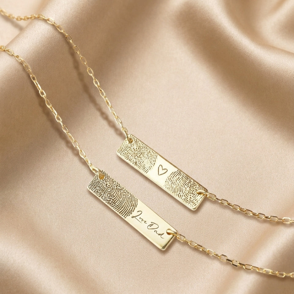 Noa – Collier avec plaque personnalisée en or - Or massif 18 carats - Or jaune - présenté dans un écrin cadeau de luxe