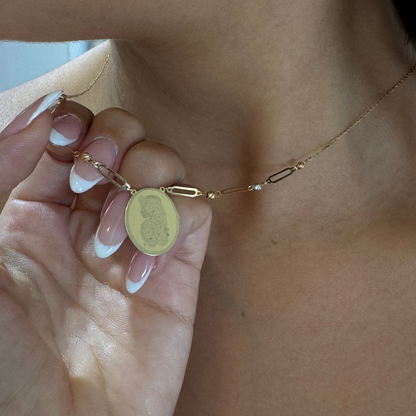 Collier avec pendentif gravé personnalisé en Or 18K