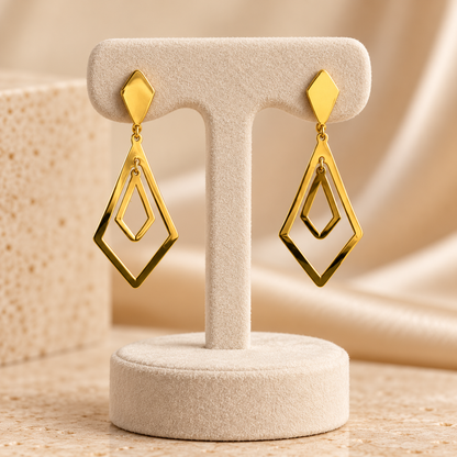 Boucles d’oreilles en Or  pendantes à losanges ajourés