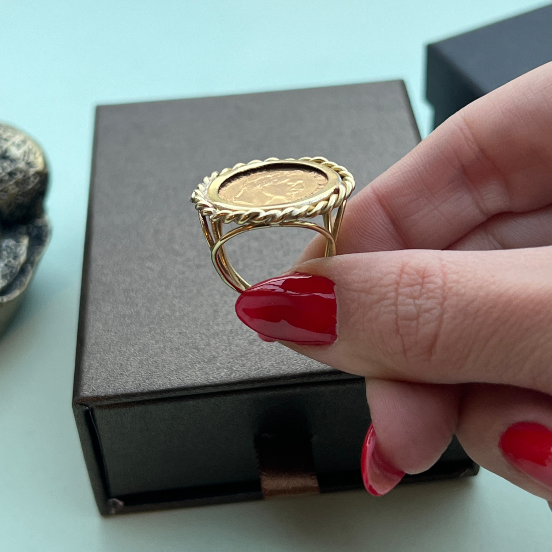 Bague avec Louis d'Or anneaux ciselé 18k/22K