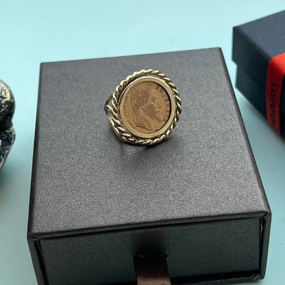 Bague avec Louis d'Or anneaux ciselé 18k/22K