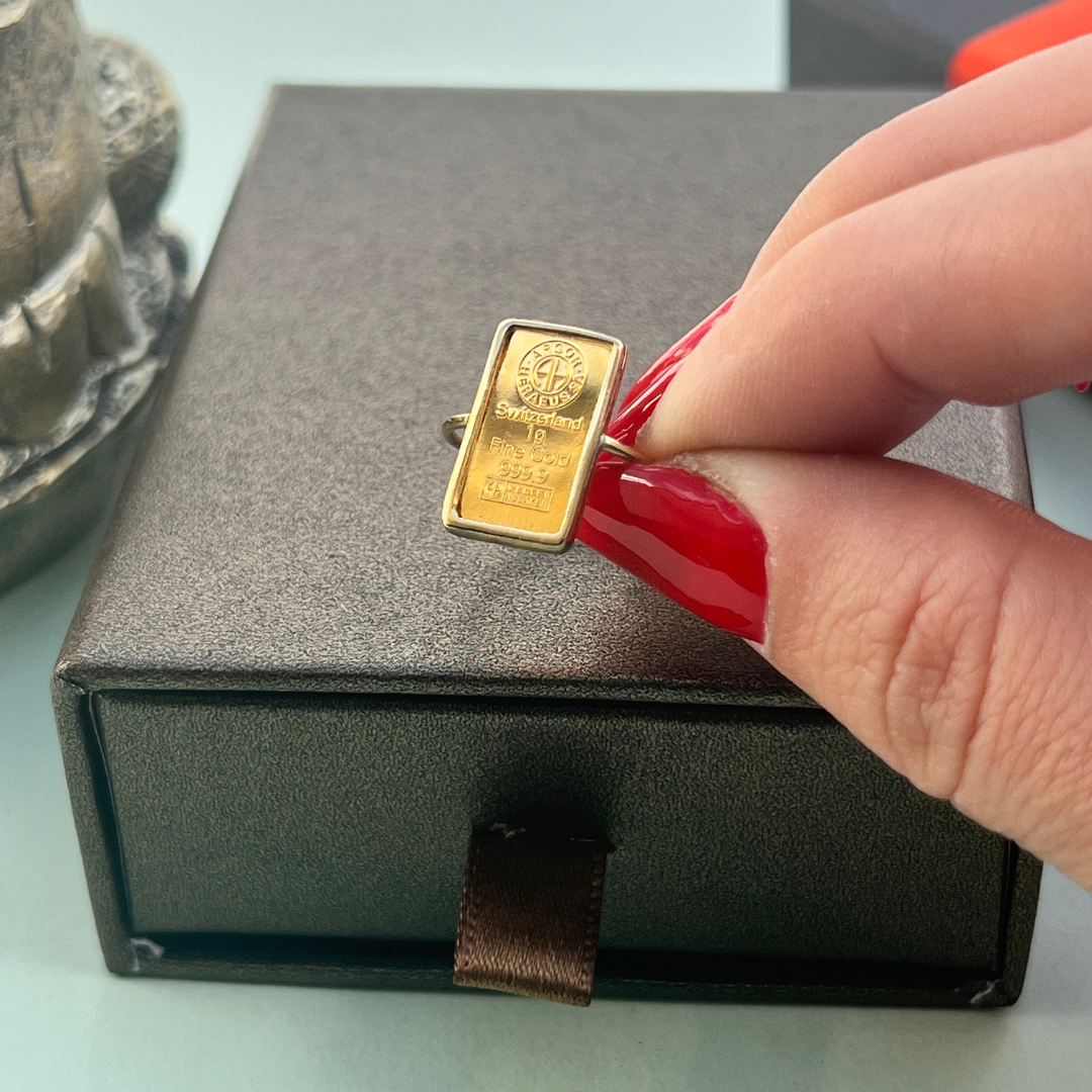 Bague single avec un lingotin 24 carats