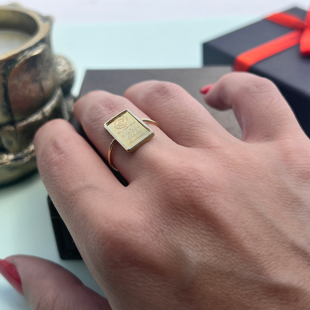 Bague single avec un lingotin 24 carats