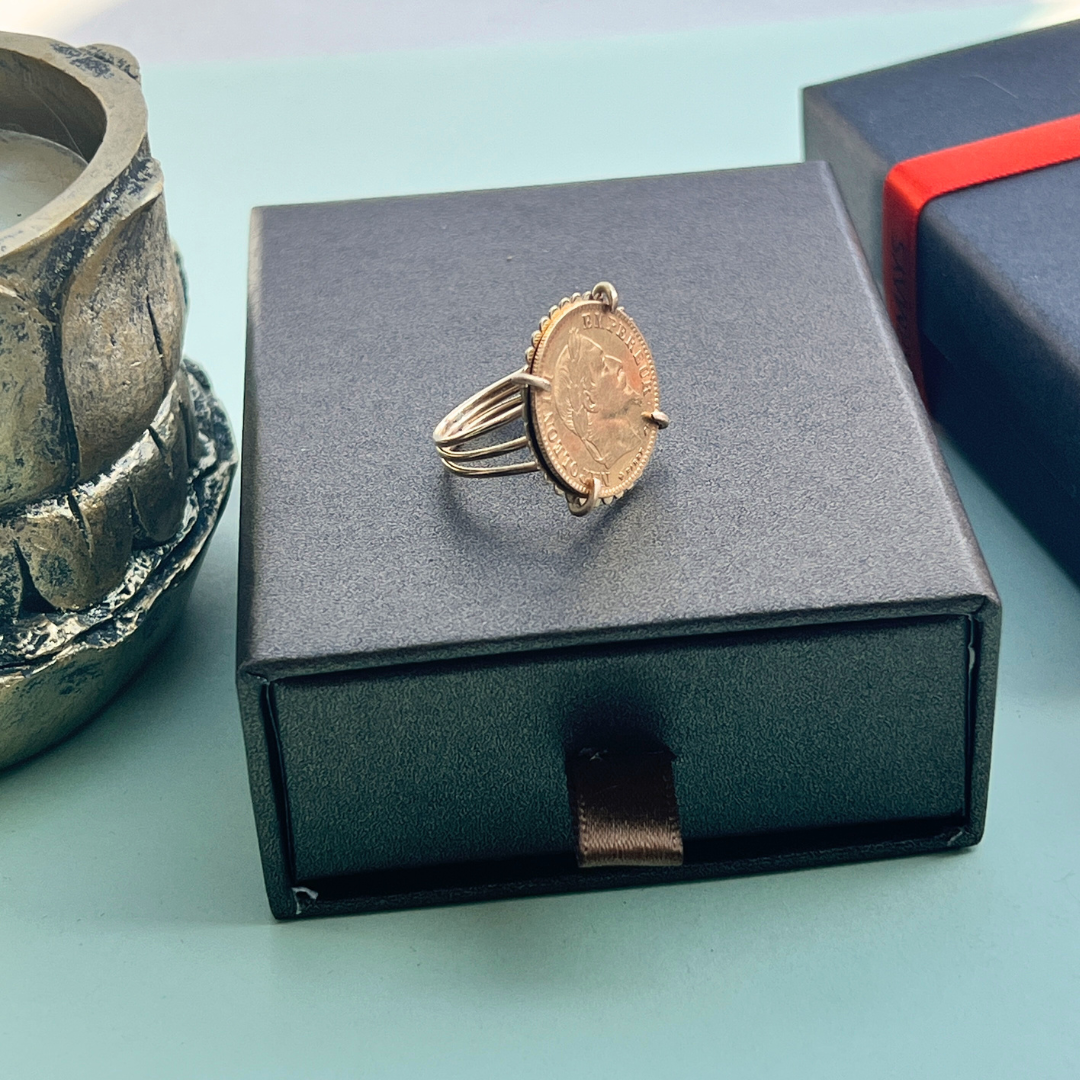 Bague avec Louis d'Or anneaux ajourés 18k/22K