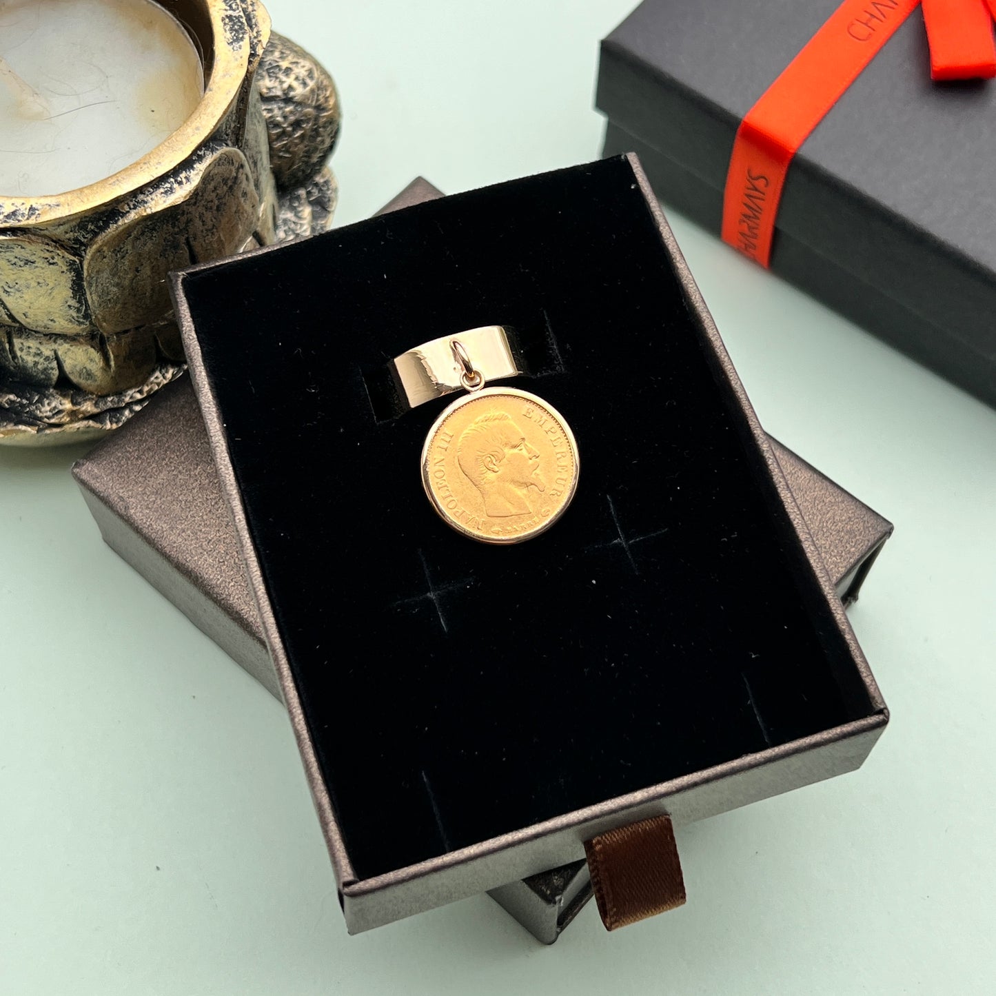 Bague Breloque avec une Louis d'Or anneau plein 18k/22K