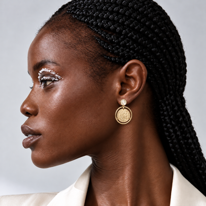 Boucles d’oreilles dorées pendantes à médaillons façon pièces