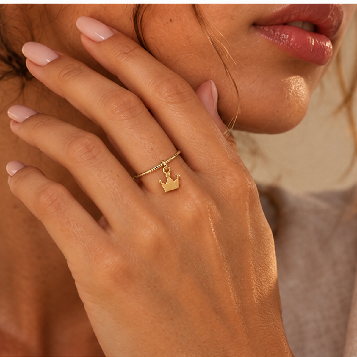 Bague breloque couronne en or jaune
