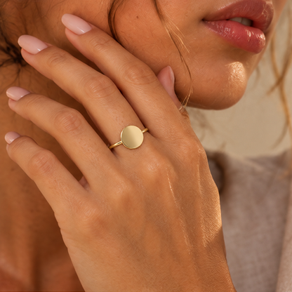 Bague avec disque ovale en Or jaune
