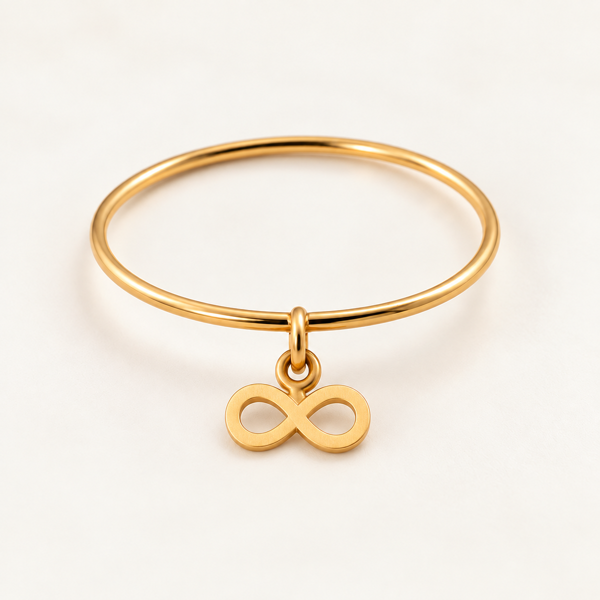 Bague breloque infini en or jaune 18K, anneau fin 1 mm, packshot Charmays