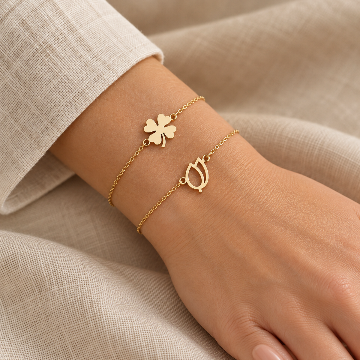 bracelet à chaîne fine et motif central en Or